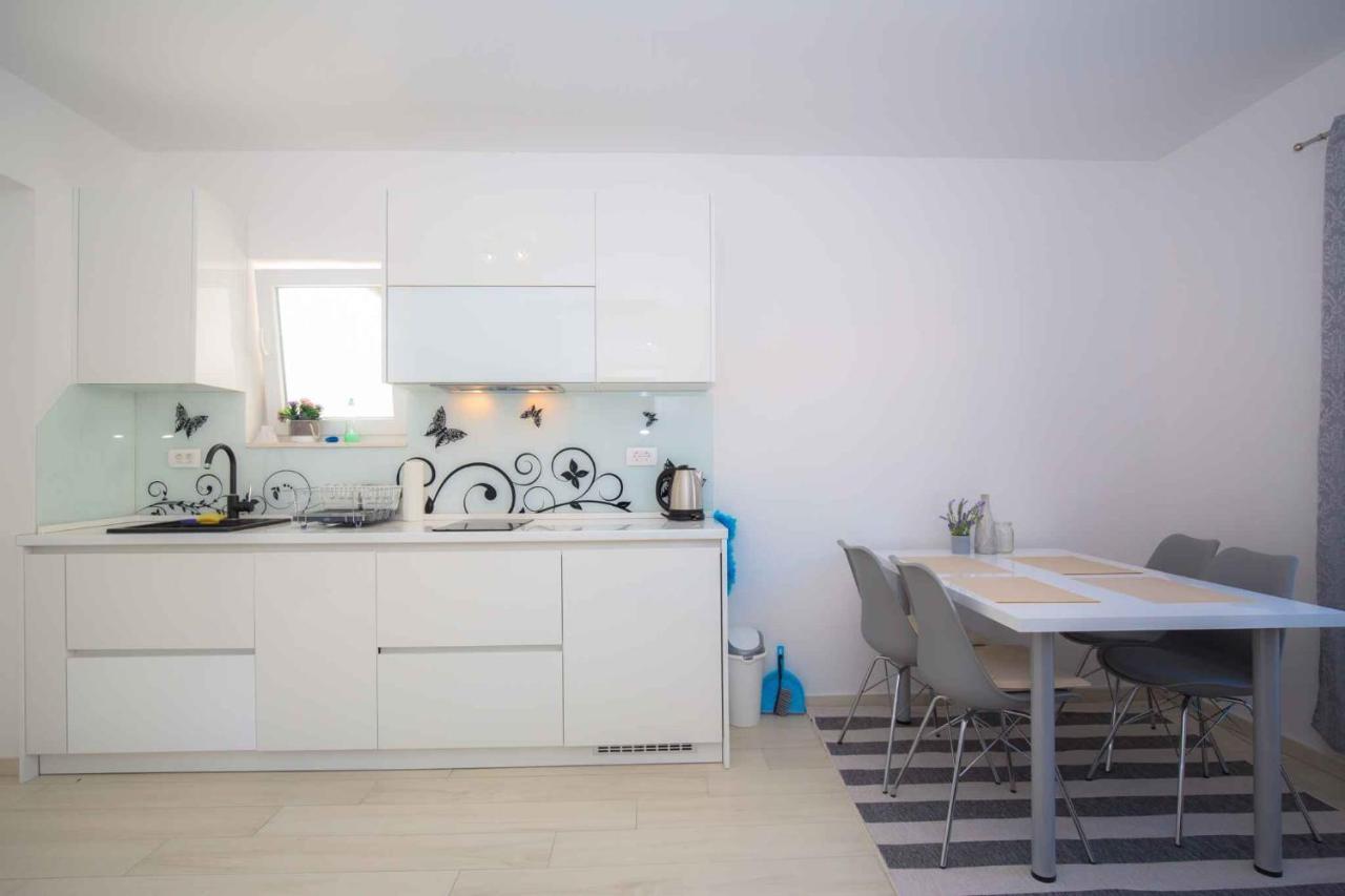 Apartments In Rogoznica 40364 المظهر الخارجي الصورة
