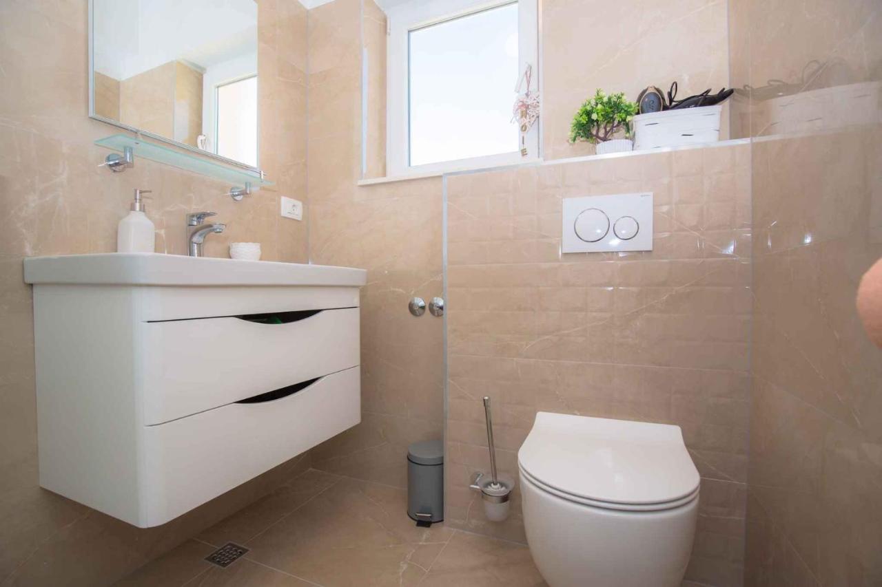 Apartments In Rogoznica 40364 المظهر الخارجي الصورة