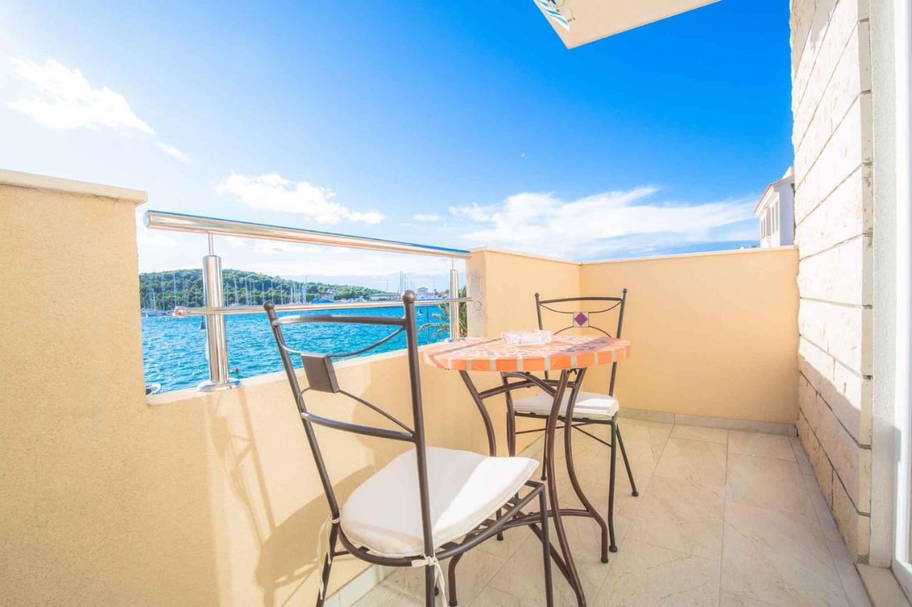 Apartments In Rogoznica 40364 المظهر الخارجي الصورة