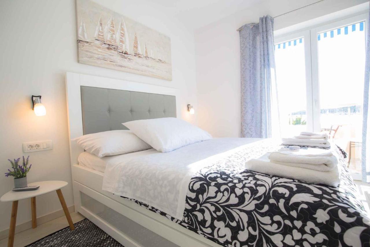 Apartments In Rogoznica 40364 المظهر الخارجي الصورة