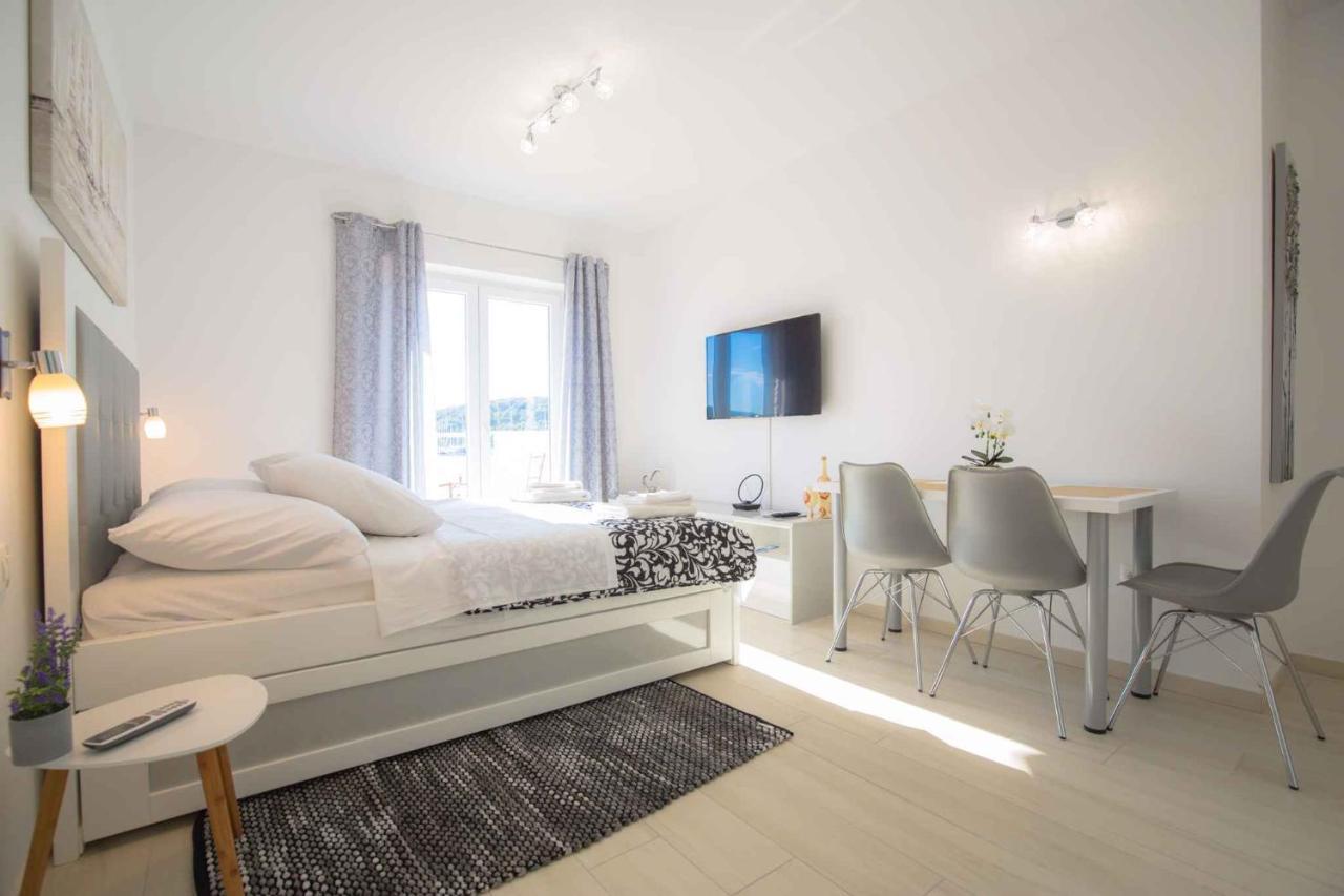 Apartments In Rogoznica 40364 المظهر الخارجي الصورة