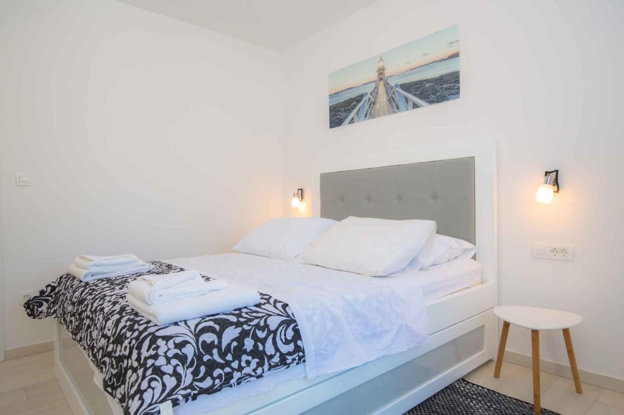 Apartments In Rogoznica 40364 المظهر الخارجي الصورة