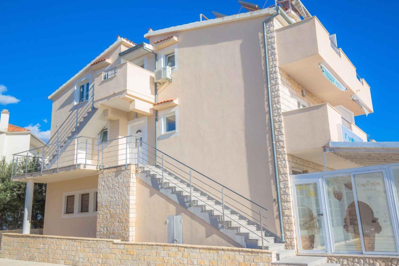 Apartments In Rogoznica 40364 المظهر الخارجي الصورة