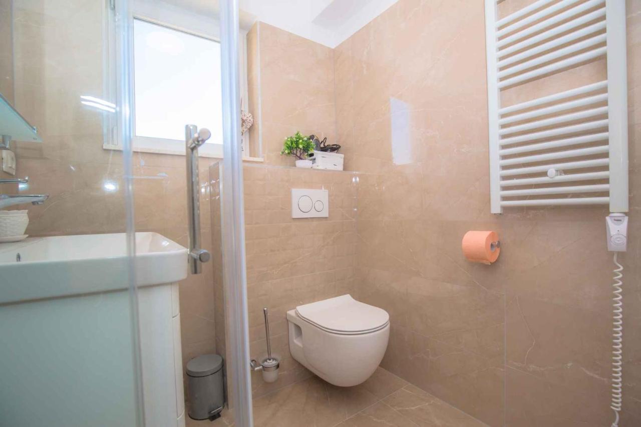 Apartments In Rogoznica 40364 المظهر الخارجي الصورة